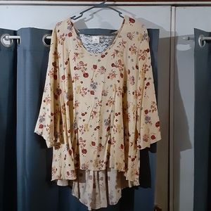 Boutique top pretty summer colors!